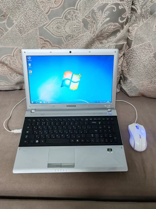 Отличный ноутбук Samsung RV509 на Intel core i3