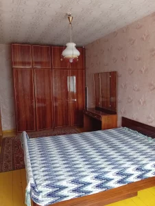 3-х комнатную квартиру на длительный срок