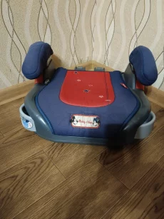 Автокресло-бустер