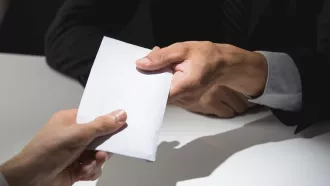 Пытался «решить вопрос» деньгами: в Бобруйске осудили водителя-дальнобойщика