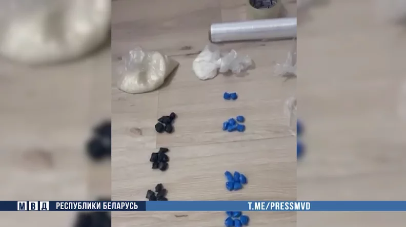 В Бобруйске бойцы ОМОНа задержали закладчика с полукилограммом психотропов
