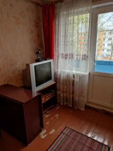 2 комнатную квартиру возле вокзала на длительный срок