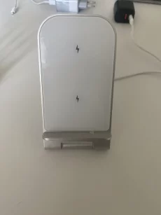 Беспроводную зарядку срочно 50р в комплекте все есть блок прово