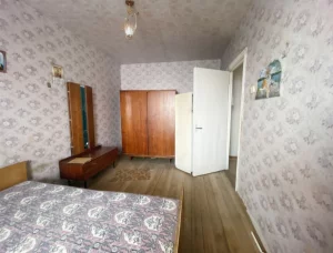 2-комнатная квартира в центре города, 6-й этаж 9-эт. кирп. дома