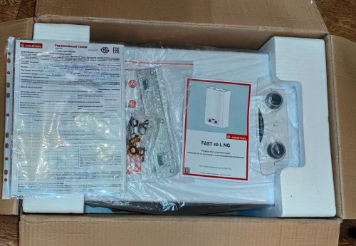 Газовая колонка Ariston Fast 10L NG (3632710) новая, не устанавливалас