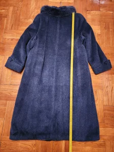 Пальто 56р  - 10 руб