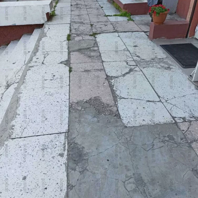 Красивые тротуары перед магазинами города