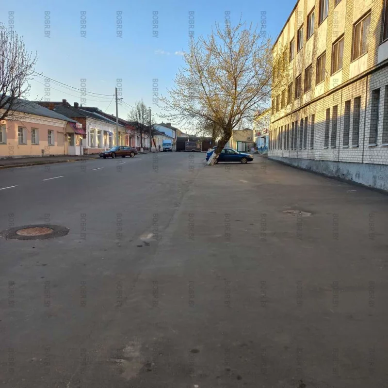 Вопрос к ГАИ: ГДЕ НА ДАННОМ УЧАСТКЕ ГРАНИЦА ТРАТУАРА И ПРОЕЗЖЕЙ ЧАСТИ?