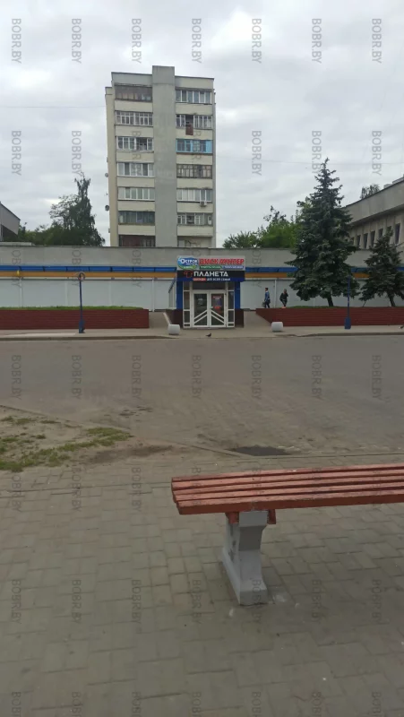 Направо повернешь голову - Остров чистоты, налево- он же