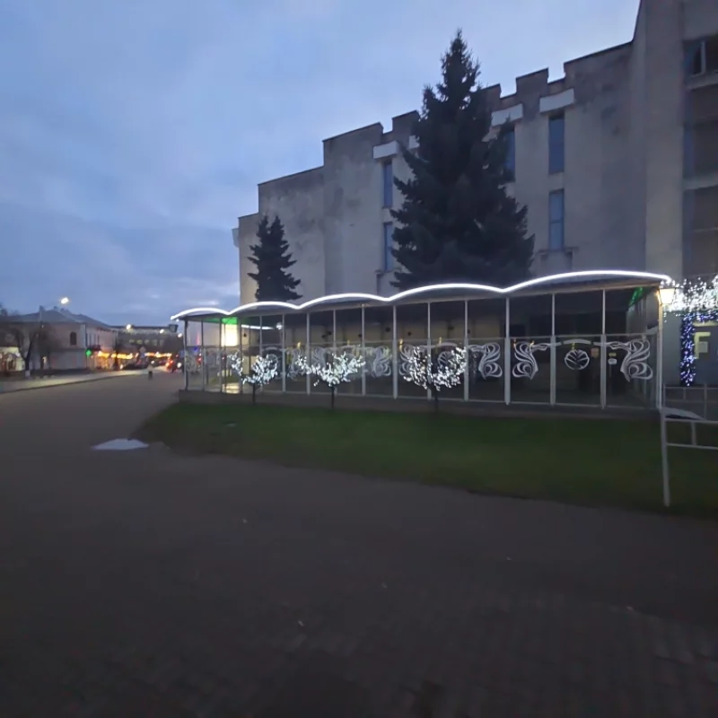 Новогоднее убранство кафе артишок