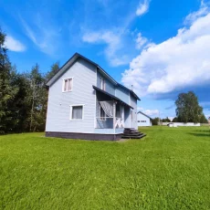 Дом с гаражом на 2 машины и участком 25 соток рядом с рекой Березина