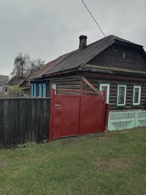 Часть благоустроенного дома в городе по ул. Колхозной