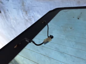 Заднее стекло на БМВ F01