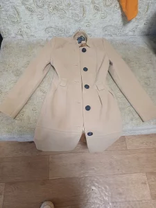 Пальто и зимнюю куртку