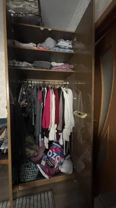 Шкаф двухстворчатый распашной