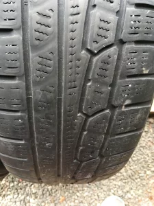 Покрышки зимние легковые 235/60/18 Nokian
