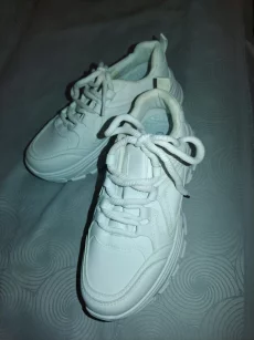 Кроссовки новые