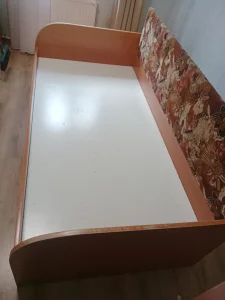 Кровать