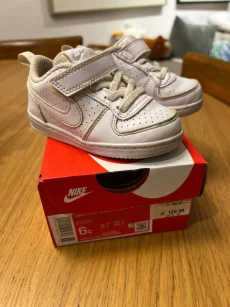 Кроссовки детские Nike, состояние отличное