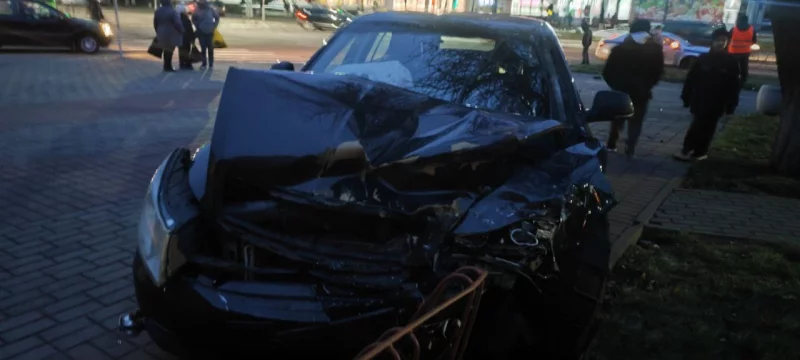 ДТП 16 ноября на перекрестке Минской-Шмидта с участием Шкоды и такси Фольксваген. Разыскиваются свидетели