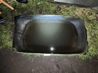 Пенсионер утонул в поилке для птиц