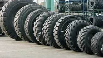 Конкуренция Белшине: в России готовятся выпускать сверхкрупные шины