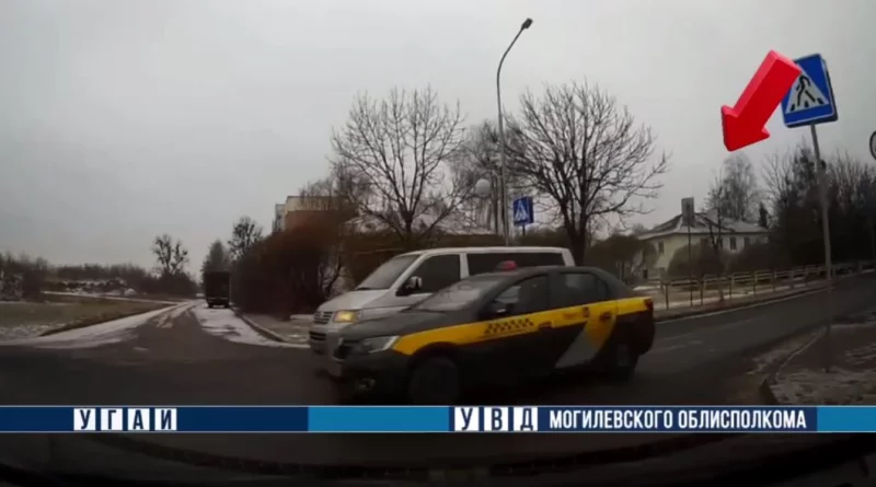 В Бобруйске водитель такси совершила опасный обгон