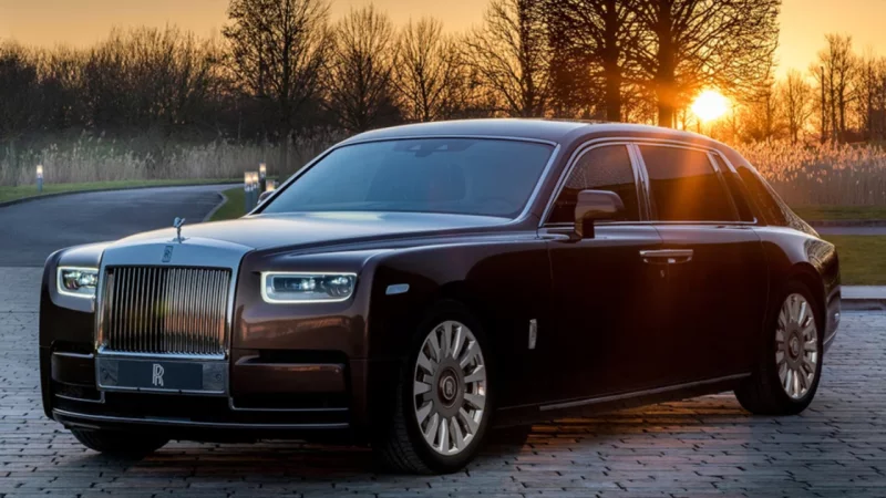 Штрафной тариф на роскошь: 10-кратный налог на элитные авто вступает в силу