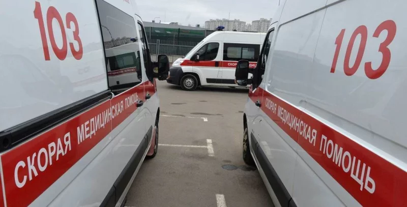 В Бобруйске мужчине вызвали скорую, а когда прибывший фельдшер начала осмотр, он снял штаны и показал ей свой половой орган