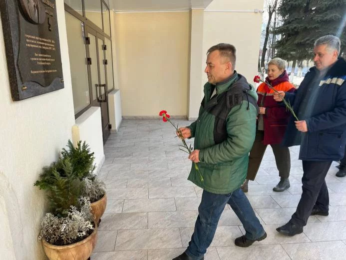 Сотрудники ОАО “Бобруйский кожевенный комбинат” почтили память Кунца Михаила Ивановича