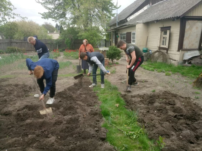 Помогали ветеранам