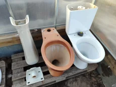 Унитазы, бачки, крышки бачков