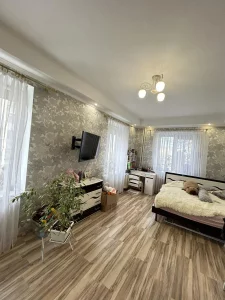 2-комнатная квартира с ремонтом в центре