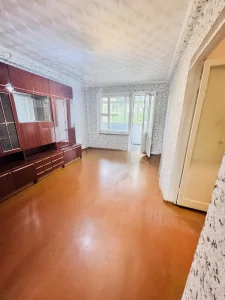 3-комнатная квартира в центре на 2 этаже