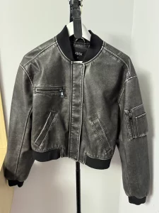 Кожаная курточка