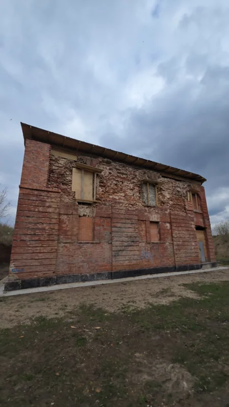 Реставрация замерла