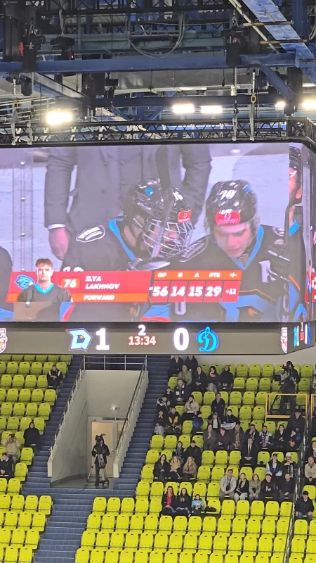 Наши забили шайбу