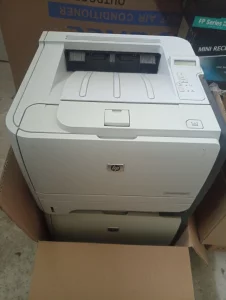 Принтер HP LaserJet P2055d с двусторонней печатью.