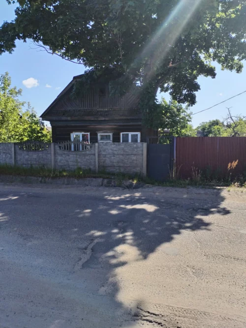 Дом возле реки