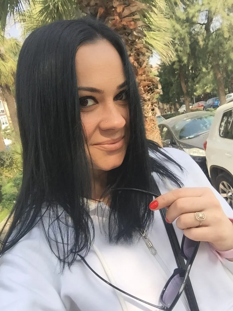 девушка ищет подработку