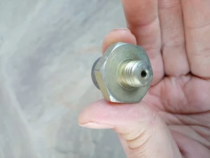 Выключатель сигнала торможения пневматический м12x1.5 новый маз, урал