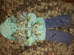 Классный весенний костюм для девочки р.86