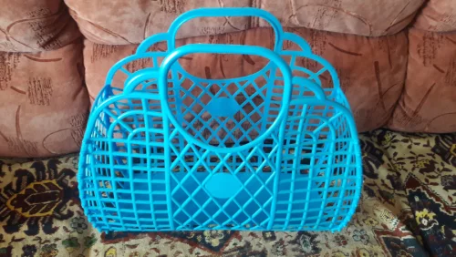 Корзинку пластмассовую