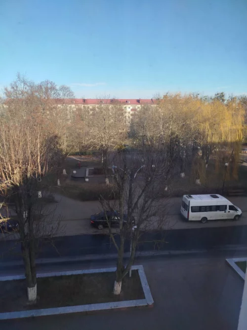 2х комнатную квартиру на длительный срок