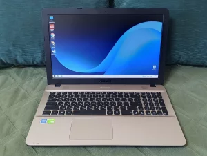 Ноутбук ASUS