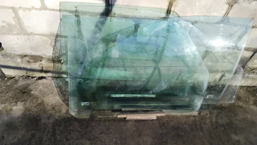 Комплект стекол дверей для Форд Сиерра 1987 г.в