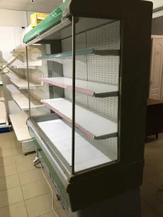 Пристенный холодильный регал