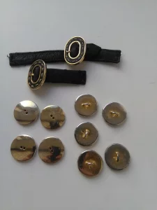 Пуговицы, пряжки для двухсторонней верхней одежды (пальто, дубленки)