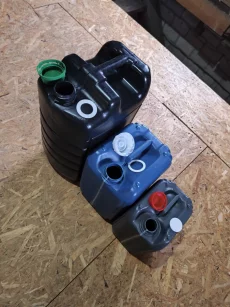 Канистры и флаконы