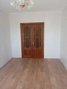 Двухкомнатную квартиру на длительный срок